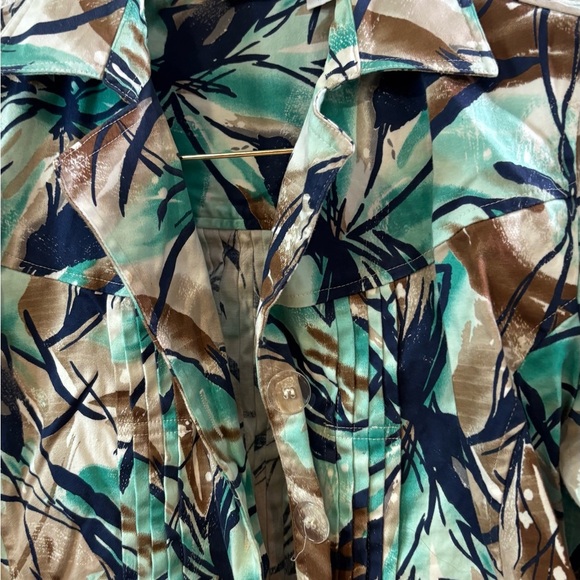 KEREN hart Blue and Green Patterned Top - Picture 7 of 7